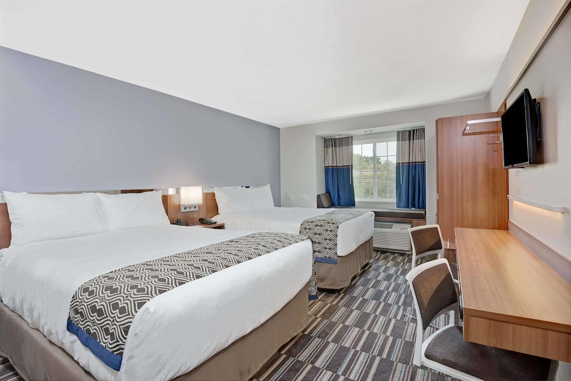 Microtel Inn & Suites By Wyndham Philadelphia Airport Ridley Park Екстериор снимка